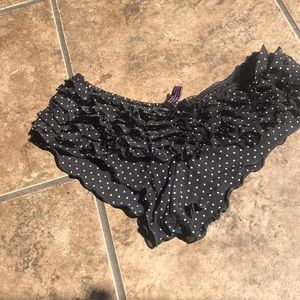 Ruffle polkadot panties